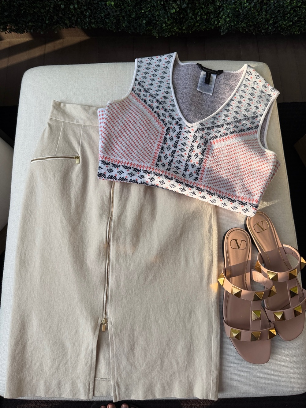 GUC Vintage Banana Republic Cream Midi Skirt with Front Zip and Gold Accents